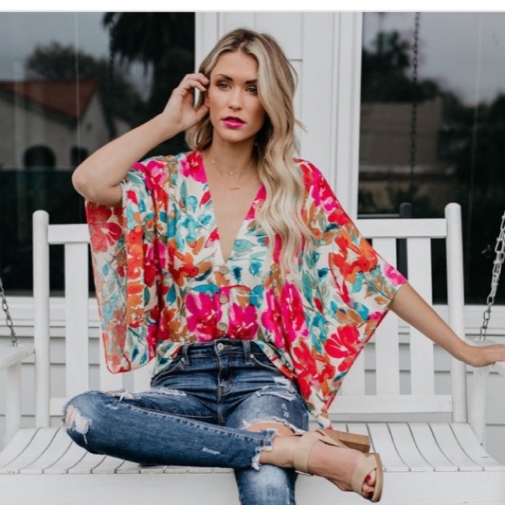 VICI•By Olivaceous Tropicana Floral Kimono Top P3501